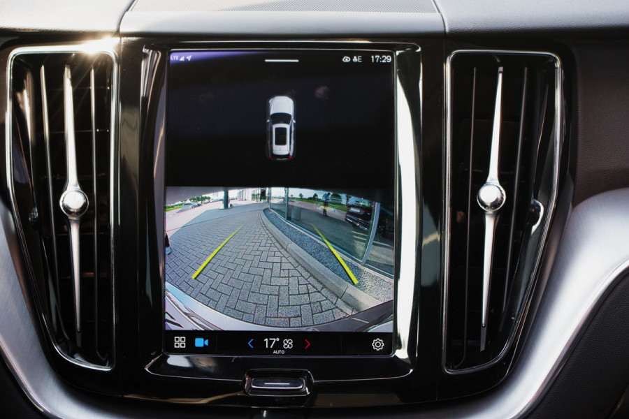 Volvo XC60 2.0 T6 Plug-in Hybrid AWD 350 PK Inscription Expression, Leder, Panoramadak, Camera,