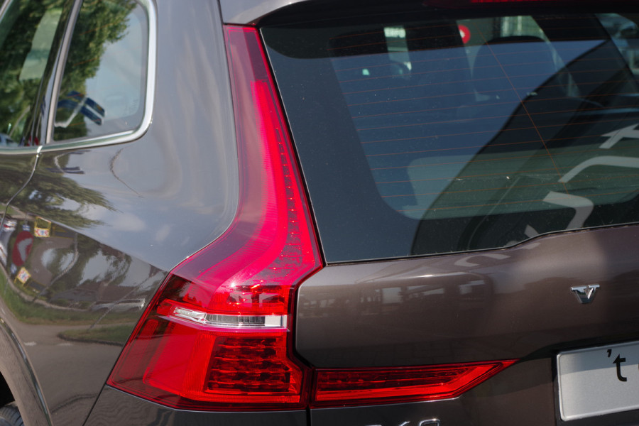 Volvo XC60 2.0 T6 Plug-in Hybrid AWD 350 PK Inscription Expression, Leder, Panoramadak, Camera,