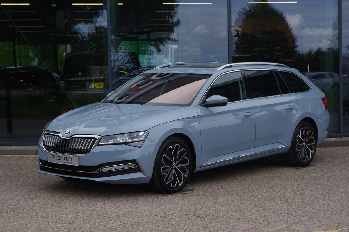 Škoda Superb Combi 1.4 TSI iV Laurin & Klement 218 PK PHEV, Leder, Panoramadak, Trekhaak, DCC, Škoda Superb Combi 1.4 TSI iV Laurin & Klement 218 PK PHEV, Leder, Panoramadak, Trekhaak, DCC,