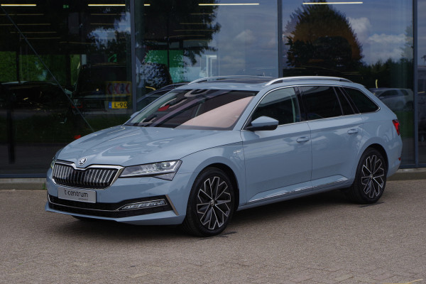 Škoda Superb Combi 1.4 TSI iV Laurin & Klement 218 PK PHEV, Leder, Panoramadak, Trekhaak, DCC,