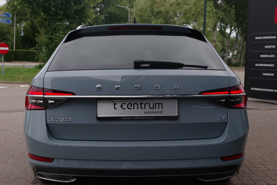 Škoda Superb Combi 1.4 TSI iV Laurin & Klement 218 PK PHEV, Leder, Panoramadak, Trekhaak, DCC,