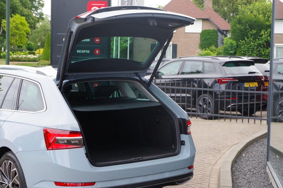 Škoda Superb Combi 1.4 TSI iV Laurin & Klement 218 PK PHEV, Leder, Panoramadak, Trekhaak, DCC,