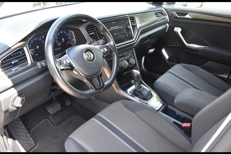 Volkswagen T-Roc 1.5 TSI Style Automaat / Navigatie / Adap. Cruise / Trekhaak / Camera / PDC v+a / 17" LM