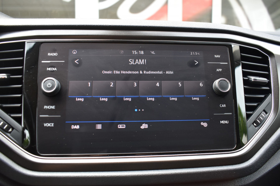 Volkswagen T-Roc 1.5 TSI Style Automaat / Navigatie / Adap. Cruise / Trekhaak / Camera / PDC v+a / 17" LM