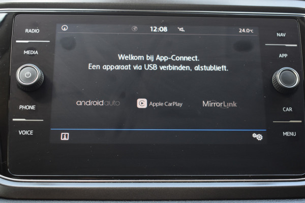Volkswagen T-Roc 1.5 TSI Style Automaat / Navigatie / Adap. Cruise / Trekhaak / Camera / PDC v+a / 17" LM