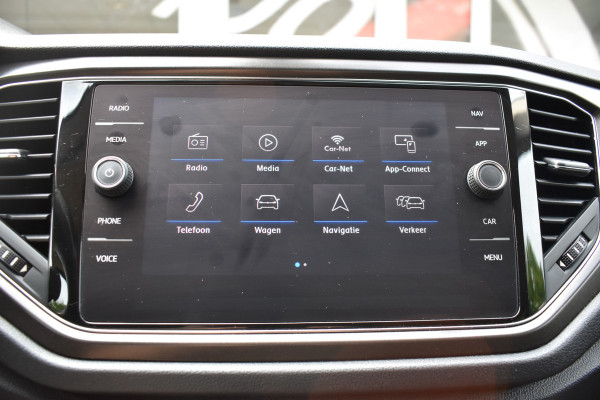 Volkswagen T-Roc 1.5 TSI Style Automaat / Navigatie / Adap. Cruise / Trekhaak / Camera / PDC v+a / 17" LM
