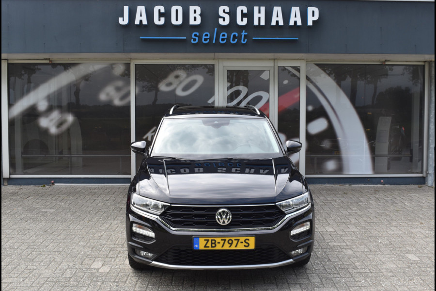 Volkswagen T-Roc 1.5 TSI Style Automaat / Navigatie / Adap. Cruise / Trekhaak / Camera / PDC v+a / 17" LM