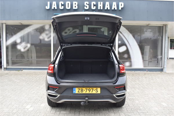 Volkswagen T-Roc 1.5 TSI Style Automaat / Navigatie / Adap. Cruise / Trekhaak / Camera / PDC v+a / 17" LM