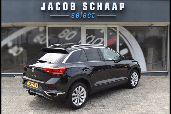Volkswagen T-Roc 1.5 TSI Style Automaat / Navigatie / Adap. Cruise / Trekhaak / Camera / PDC v+a / 17" LM