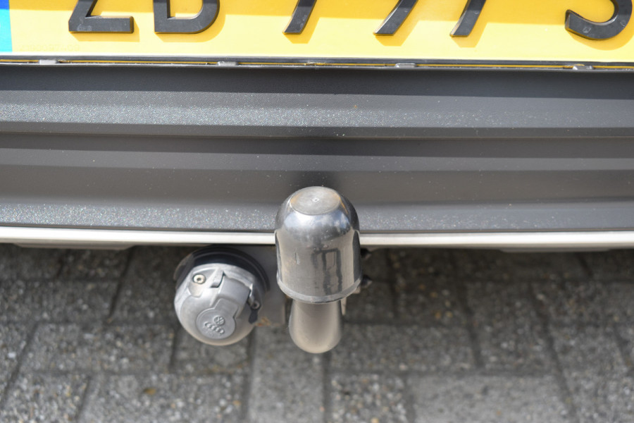 Volkswagen T-Roc 1.5 TSI Style Automaat / Navigatie / Adap. Cruise / Trekhaak / Camera / PDC v+a / 17" LM