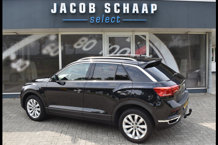 Volkswagen T-Roc 1.5 TSI Style Automaat / Navigatie / Adap. Cruise / Trekhaak / Camera / PDC v+a / 17" LM