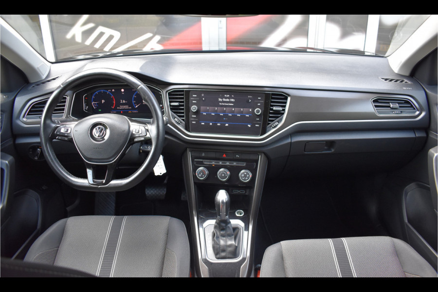 Volkswagen T-Roc 1.5 TSI Style Automaat / Navigatie / Adap. Cruise / Trekhaak / Camera / PDC v+a / 17" LM