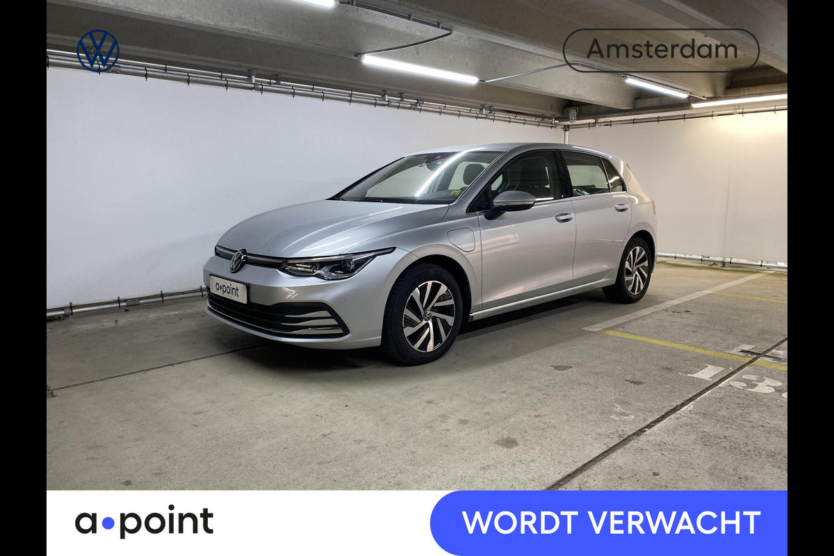 Volkswagen Golf 1.4 eHybrid Style 204 pk Automaat (DSG) | Navigatie | Parkeersensoren | Adaptieve cruise control | Autom. airco (3 zones) | Elektr. bestuurdersstoel met geheugen |