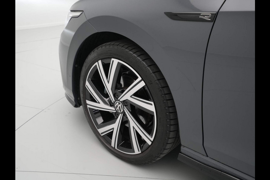 Volkswagen GOLF Variant 1.5 eTSI 130pk DSG R-Line Navigatie Pdc Clima Acc 100