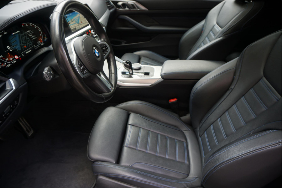 BMW 4 Serie Coupé M440i xDrive High Executive | M-SPORT | SAN REMO GRUN | Panoramadak | Harman Kardon | Head Up Display | Adaptieve demping | APPLE CarPlay | 360 graden Camera