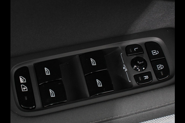 Polestar 2 Long Range Single Motor 78 kWh Climate control Cruise control Panoramadak Parkeersensoren + Camera Voorstoelen verwarmd Apple Carplay/ Android Auto