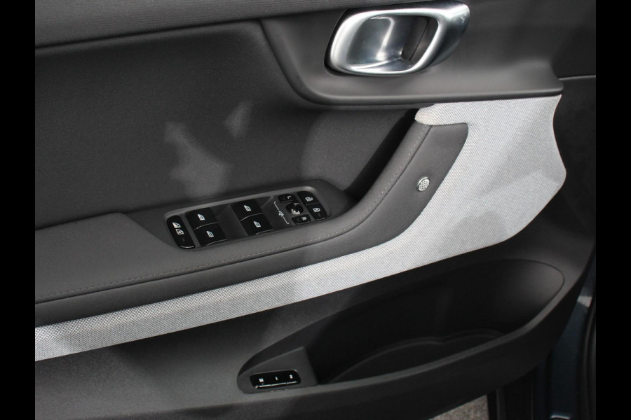 Polestar 2 Long Range Single Motor 78 kWh Climate control Cruise control Panoramadak Parkeersensoren + Camera Voorstoelen verwarmd Apple Carplay/ Android Auto