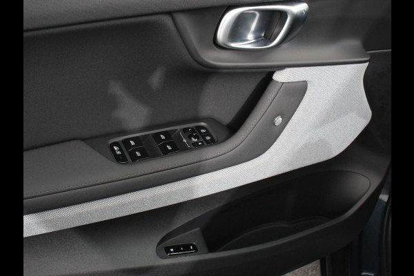 Polestar 2 Long Range Single Motor 78 kWh Climate control Cruise control Panoramadak Parkeersensoren + Camera Voorstoelen verwarmd Apple Carplay/ Android Auto