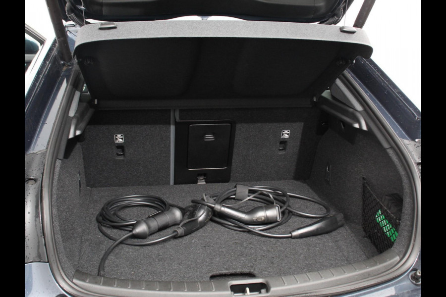Polestar 2 Long Range Single Motor 78 kWh Climate control Cruise control Panoramadak Parkeersensoren + Camera Voorstoelen verwarmd Apple Carplay/ Android Auto