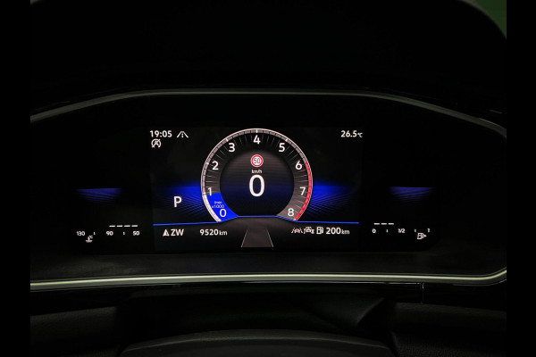 Volkswagen T-Roc 1.5 TSI R-Line Camera | IQ Drive | Massage