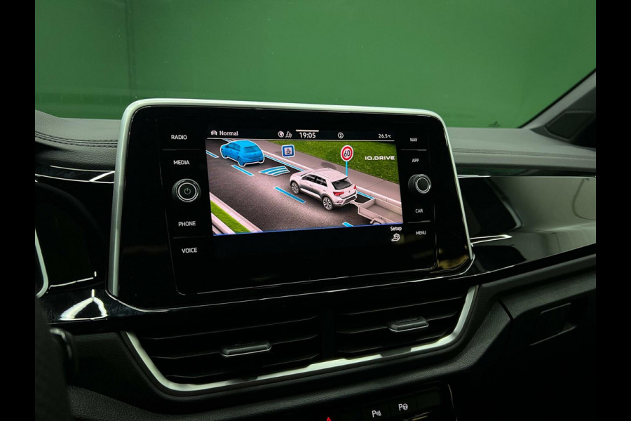 Volkswagen T-Roc 1.5 TSI R-Line Camera | IQ Drive | Massage