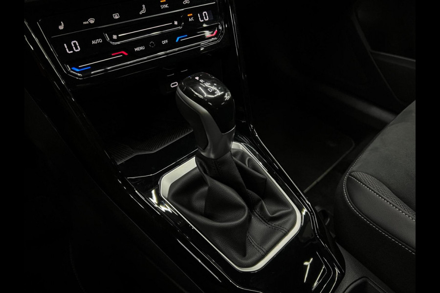 Volkswagen T-Roc 1.5 TSI R-Line Camera | IQ Drive | Massage