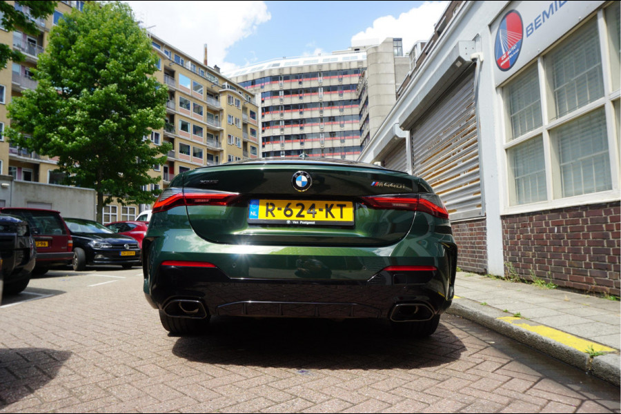 BMW 4 Serie Coupé M440i xDrive High Executive | M-SPORT | SAN REMO GRUN | Panoramadak | Harman Kardon | Head Up Display | Adaptieve demping | APPLE CarPlay | 360 graden Camera