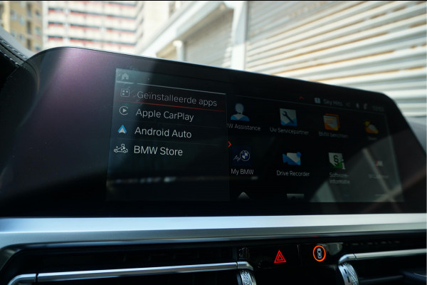 BMW 4 Serie Coupé M440i xDrive High Executive | M-SPORT | SAN REMO GRUN | Panoramadak | Harman Kardon | Head Up Display | Adaptieve demping | APPLE CarPlay | 360 graden Camera
