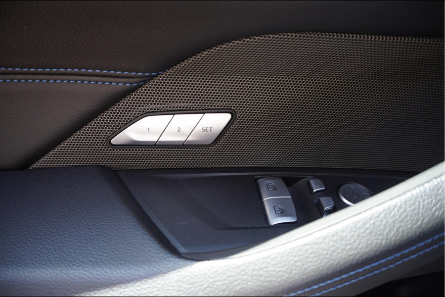 BMW 4 Serie Coupé M440i xDrive High Executive | M-SPORT | SAN REMO GRUN | Panoramadak | Harman Kardon | Head Up Display | Adaptieve demping | APPLE CarPlay | 360 graden Camera