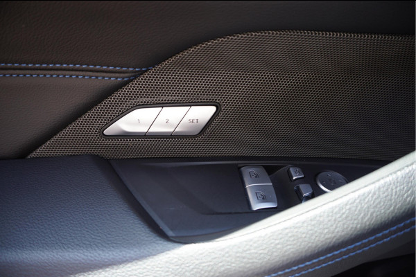BMW 4 Serie Coupé M440i xDrive High Executive | M-SPORT | SAN REMO GRUN | Panoramadak | Harman Kardon | Head Up Display | Adaptieve demping | APPLE CarPlay | 360 graden Camera