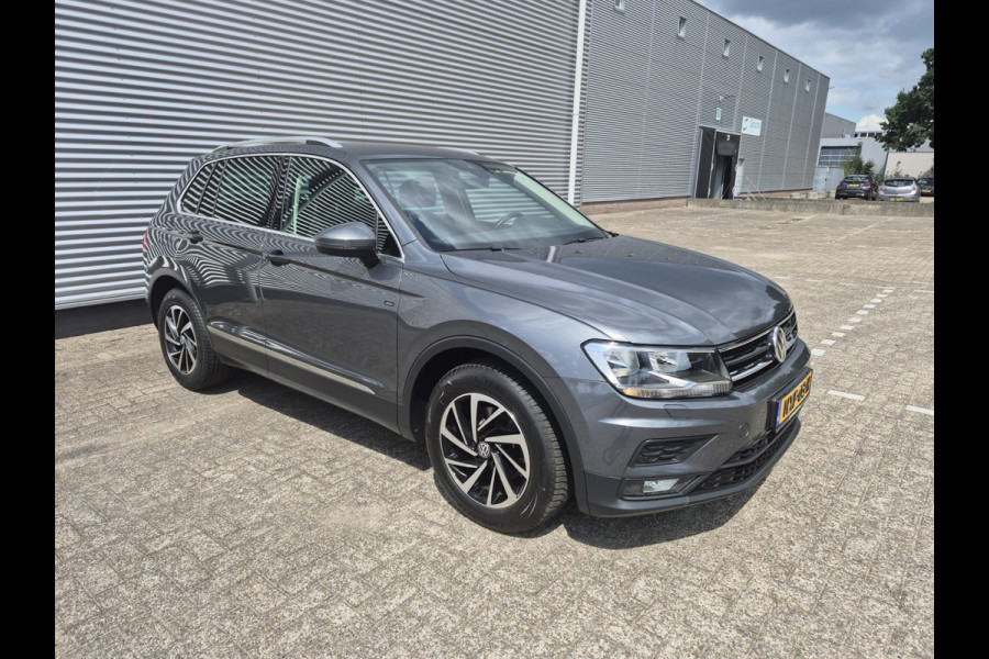 Volkswagen Tiguan 1.5 TSI Life Automaat,applecarplay/android/navigatie,cruise,stoelverwarming,parkeersensoren,trekhaak,