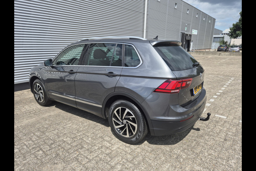 Volkswagen Tiguan 1.5 TSI Life Automaat,applecarplay/android/navigatie,cruise,stoelverwarming,parkeersensoren,trekhaak,