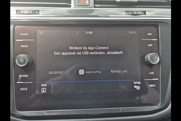 Volkswagen Tiguan 1.5 TSI Life Automaat,applecarplay/android/navigatie,cruise,stoelverwarming,parkeersensoren,trekhaak,