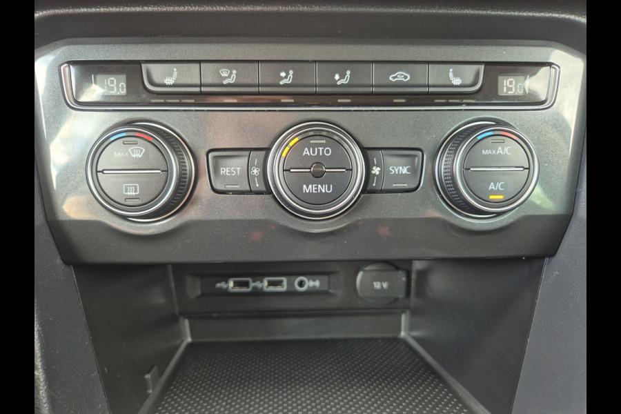 Volkswagen Tiguan 1.5 TSI Life Automaat,applecarplay/android/navigatie,cruise,stoelverwarming,parkeersensoren,trekhaak,