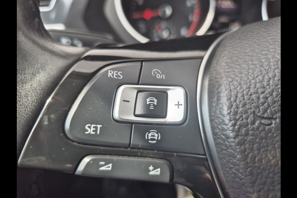 Volkswagen Tiguan 1.5 TSI Life Automaat,applecarplay/android/navigatie,cruise,stoelverwarming,parkeersensoren,trekhaak,