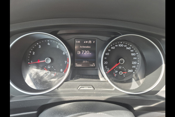 Volkswagen Tiguan 1.5 TSI Life Automaat,applecarplay/android/navigatie,cruise,stoelverwarming,parkeersensoren,trekhaak,