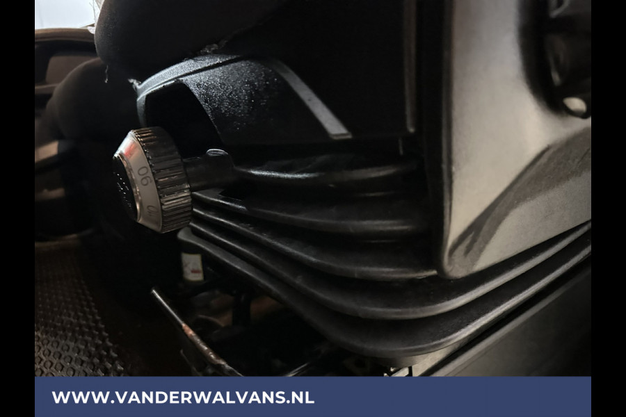 Iveco Daily 35C14V 136pk L2H2 Dubbel Lucht Euro6 Airco | 3500kg trekhaak | Cruisecontrol | Chauffeursstoel Bijrijdersbank