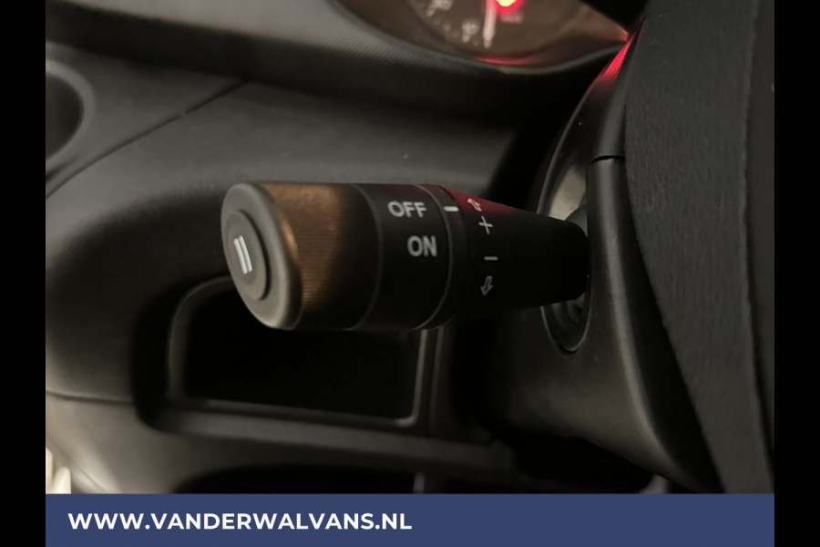 Iveco Daily 35C14V 136pk L2H2 Dubbel Lucht Euro6 Airco | 3500kg trekhaak | Cruisecontrol | Chauffeursstoel Bijrijdersbank