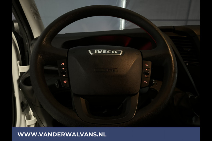 Iveco Daily 35C14V 136pk L2H2 Dubbel Lucht Euro6 Airco | 3500kg trekhaak | Cruisecontrol | Chauffeursstoel Bijrijdersbank