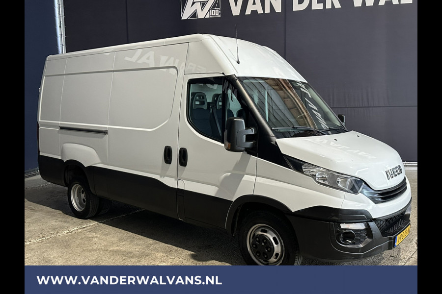 Iveco Daily 35C14V 136pk L2H2 Dubbel Lucht Euro6 Airco | 3500kg trekhaak | Cruisecontrol | Chauffeursstoel Bijrijdersbank
