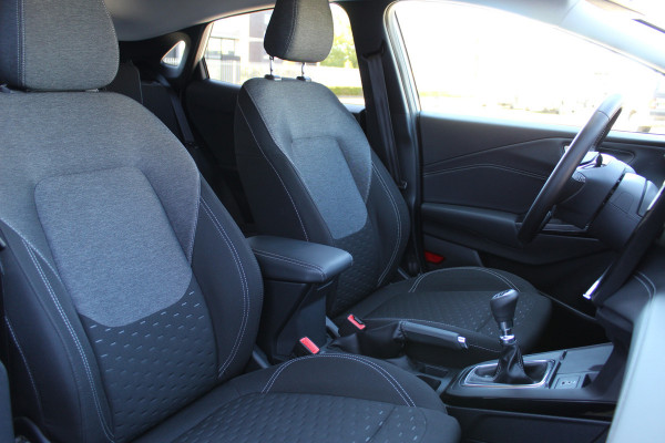 Ford Puma 1.0-125pk EcoBoost Mild-Hybrid Titanium. Nieuw Model ! Van € 35.920,- voor € 27.880,-: ruim €. 8.000,- beneden nieuwprijs. Slechts 9.000km ! Fabrieksgarantie t/m 14-10-2028 ! Lane- en side assist, Navigatie, Telefoonvoorb., Stoel-, stuur- en voorraamverwarming, LED verlichting etc.