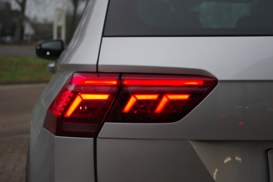 Volkswagen Tiguan 1.4 TSI eHybrid 245 PK R-Line BNS+ PHEV, Leder, Panoramadak, Groot-Navigatie, 360 Camera