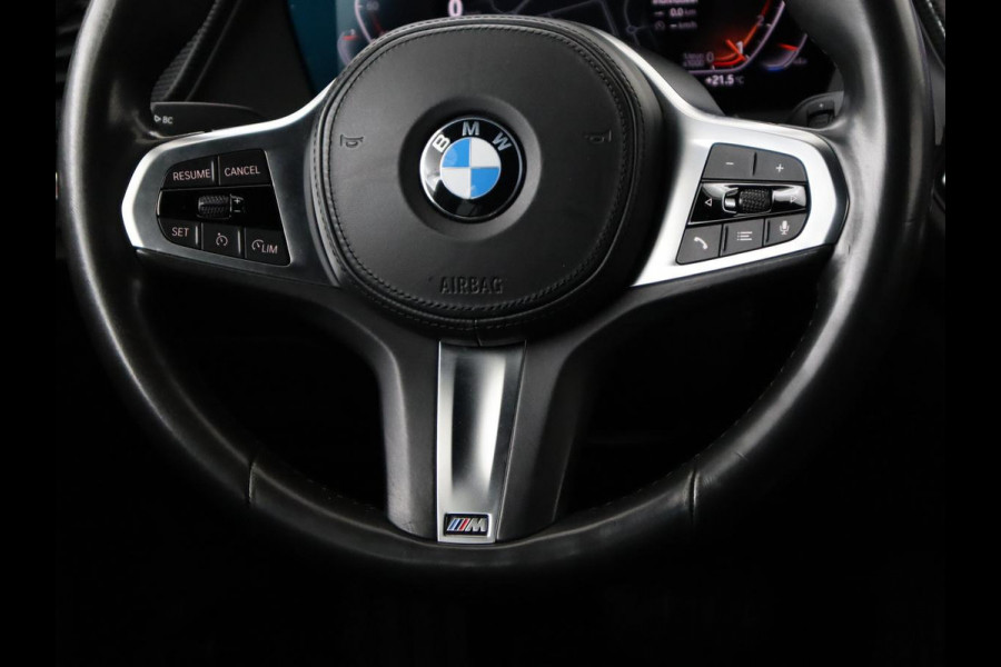 BMW 1-serie 118i M Sport | Trekhaak | Carplay | Navigatie | Sportstoelen | Half leder | Full LED | Climate control | Parkeerhulp