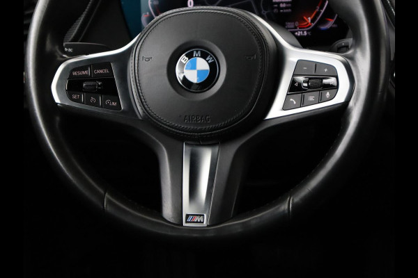 BMW 1-serie 118i M Sport | Trekhaak | Carplay | Navigatie | Sportstoelen | Half leder | Full LED | Climate control | Parkeerhulp