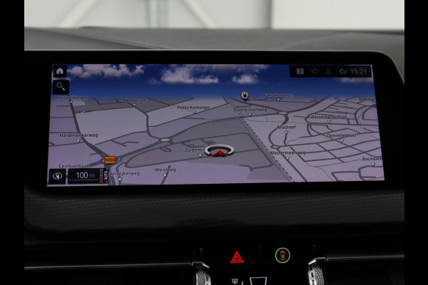 BMW 1-serie 118i M Sport | Trekhaak | Carplay | Navigatie | Sportstoelen | Half leder | Full LED | Climate control | Parkeerhulp