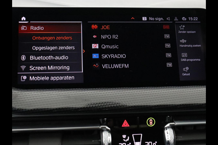 BMW 1-serie 118i M Sport | Trekhaak | Carplay | Navigatie | Sportstoelen | Half leder | Full LED | Climate control | Parkeerhulp