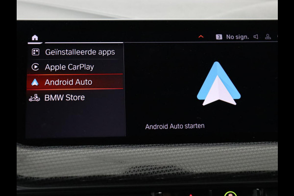 BMW 1-serie 118i M Sport | Trekhaak | Carplay | Navigatie | Sportstoelen | Half leder | Full LED | Climate control | Parkeerhulp