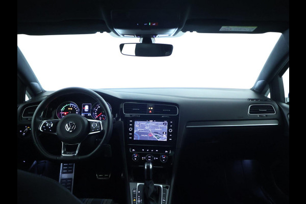 Volkswagen Golf 1.4 TSI PHEV GTE 204 PK | CarPlay | Camera