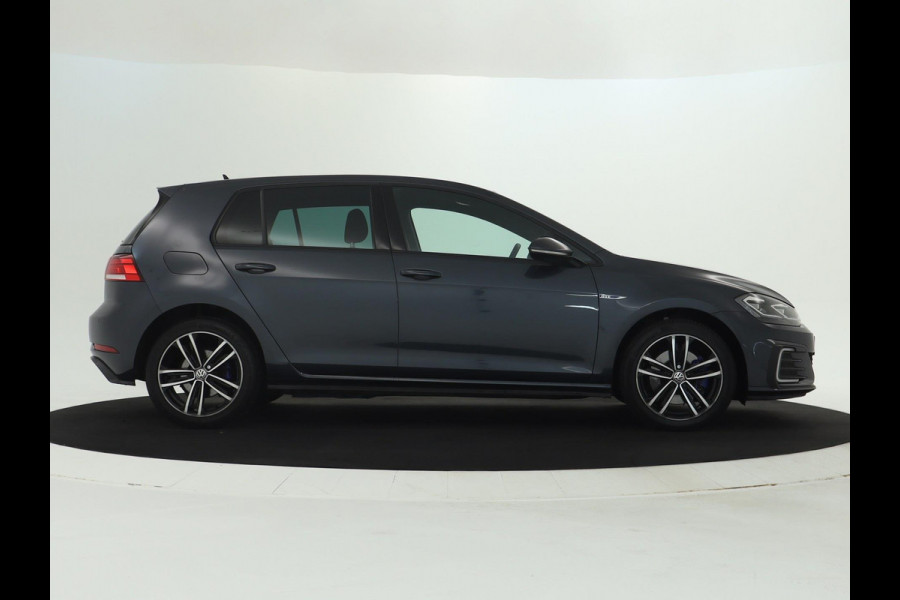 Volkswagen Golf 1.4 TSI PHEV GTE 204 PK | CarPlay | Camera
