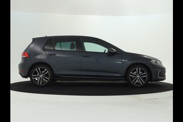 Volkswagen Golf 1.4 TSI PHEV GTE 204 PK | CarPlay | Camera